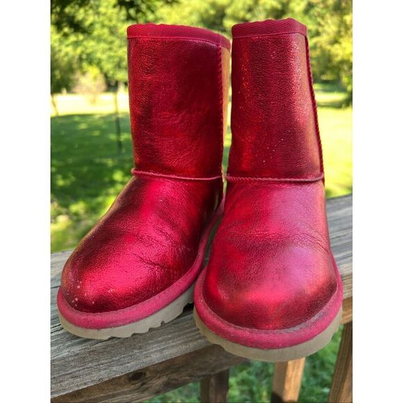 UGG Kids Classic II Red Metallic Sparkle Winter Boots - Picture 6 of 6